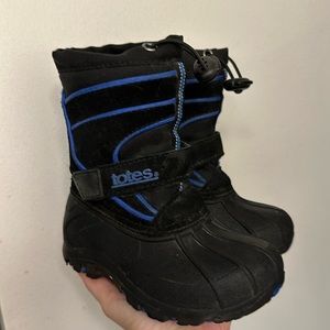 Totes toddler snow boots